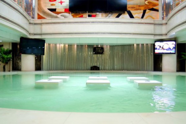 高铁上的秘密福利：重庆高铁按摩，旅途不再疲惫！